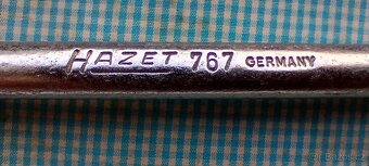 nář. Mercedes Benz - 2