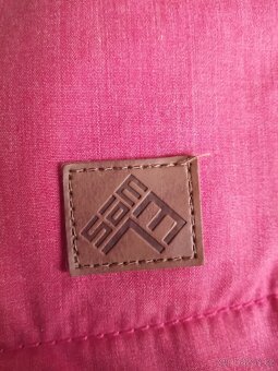 Červená bunda. - 2