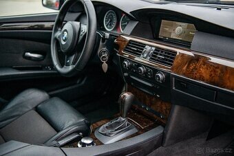 Palubka z BMW e60 e61 s nápojákama - 2