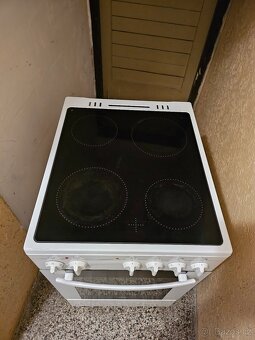 Prodám elektrický sporák Mora - 2