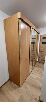Šatní skříň - 2