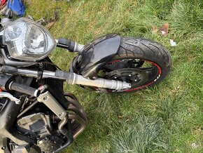 Rozprodam Yamaha Fz6 na nahradni dily - 2