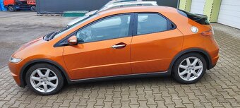 Honda Civic 1.8i - 2