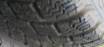 Pneu s disky 185/70 R14 - 2