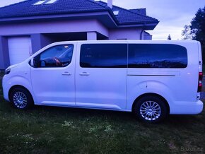Pronajmu minivan pro 9 osob - 2