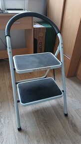 Prodám dvoustupňové schůdky. - 2