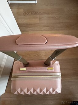 Juicy Couture prirucni kufr - svetle ruzova - 2