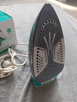 Žehlička Singer 2200W - 2