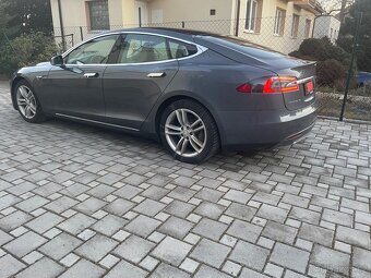 Tesla S 85. - 2