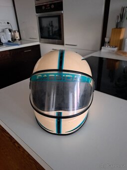 Retro helmy Cassida - 2