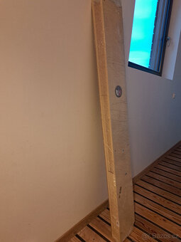 Bily IKEA knihovna - 2