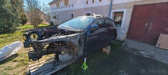 Prodám holou karoserii nebo výřezy bmw 2016 f11 - 2