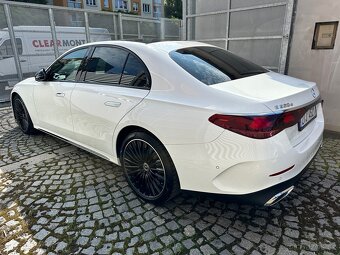 Mercedes E-220d 4-Matic AMG + Exclusive stav nového 4D - 2