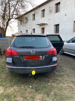 Opel Astra J 1.6 CDTi - 2