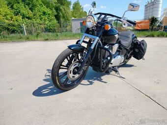 Kawasaki VN 900 custom - 2