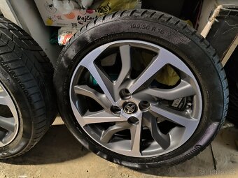 ALU kola Toyota Yaris 4x100 R16 Originál,zimní pneu6mm+TPMS - 2
