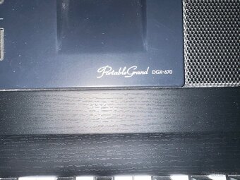 Yamaha Protable Grand DGX-670 - 2