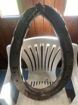 Koňský chomout - 2