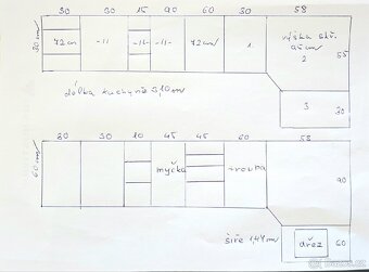 Kuchyňská linka se skříňkami, dřezem a digestoří - 2