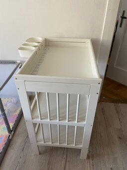 Přebalovací pult - 2