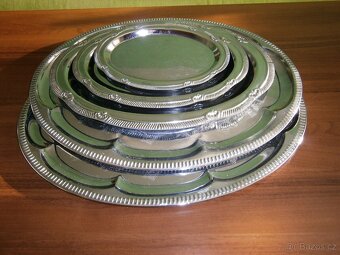 Sada táců - podnosů - 2