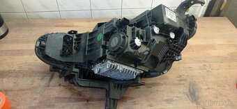 Pravé přední světlo Volvo EX30 - 2