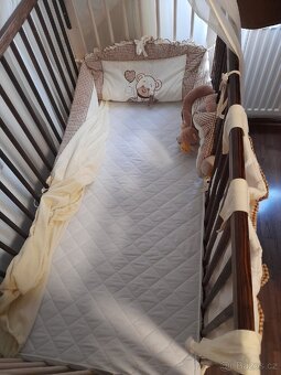 Prodám dětskou postýlku komplet - 2