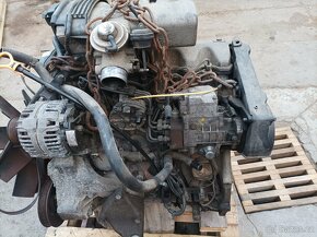 Díly motoru VW LT 2,5 tdi 80kw - 2
