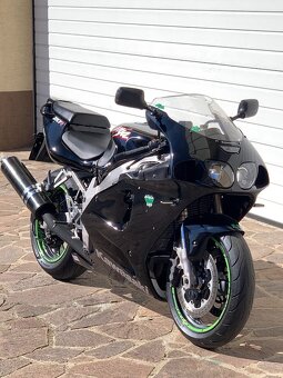KAWASAKI NINJA ZX7R - 2