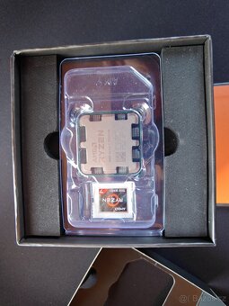 AMD Ryzen 7 7800X3D - 2