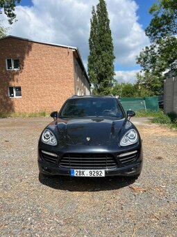 Porsche Cayenne Turbo - 2
