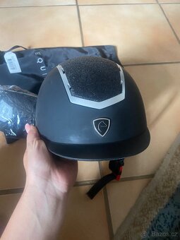 Jezdecká helma Equithéme - 2