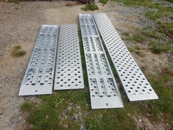 Ocelové nájezdy na auto 2 - 3 metry, až 4000 kg, zesílené - 2