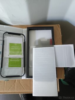 Ochrané skla z rámečkem pro iPhone 13/13pro - 2