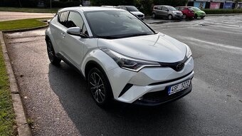 TOYOTA C-HR 1.2 Turbo 85 KW, rok 2017, najeto 30000 km - 2