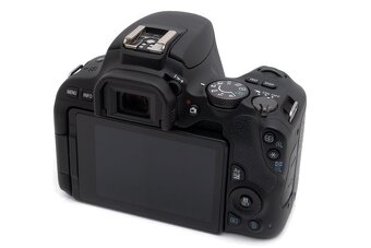 Canon eos 200D - 2