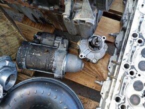 MERCEDES ML w163 270 CDi - PŘÍSLUŠENSTVÍ MOTORU - 2