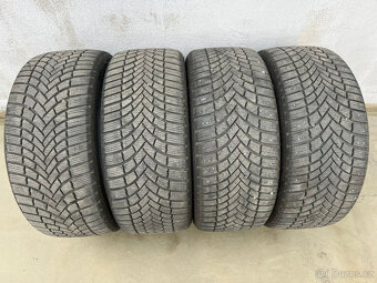 235/40R19 zimní pneu BRIDGESTONE BLIZZAK LM005 - 2