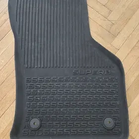 Gumové koberečky Škoda SUPERB originál - 2