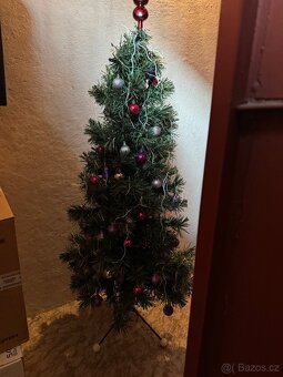 Umělý vánoční stromek i s ozdobami - 2