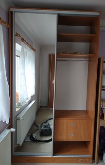 Šatní skříň - 2