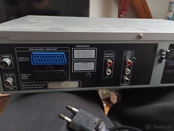 Kombinovaný Přehrávač: VHS VCR & DVD Player - 2