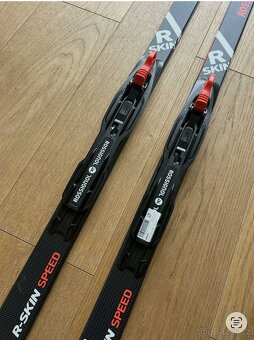 Prodám špičkové nové dětské běžky Rossignol 130 cm s vázáním - 2