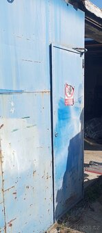 Plechová posuvná vrata s dveřmi - 2
