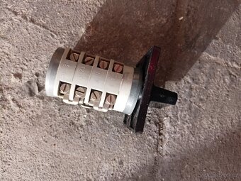 Spínač do panelu - pakeťák 0-7 - 2