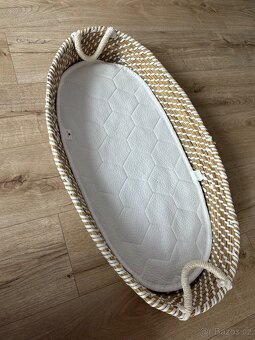 Přebalovací proutěný košík pro miminko - 2