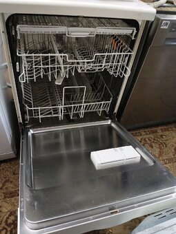 Myčka nádobí Miele - 2