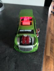 2x Auto - vydávající střelbu,zvuky,blikající - 2