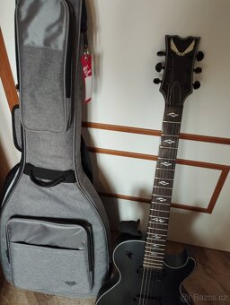Prodám kytaru DEAN černý Les Paul - 2