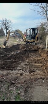 Minibagr CAT 302.5 - 2